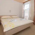 Szálloda Ami - M Neum
