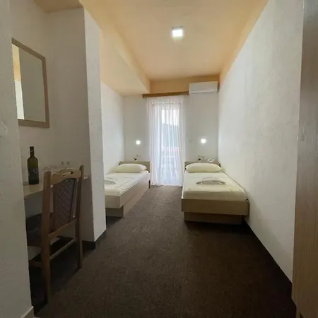 Ami - M Hotel