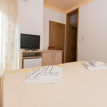 Ami - M 3* Neum