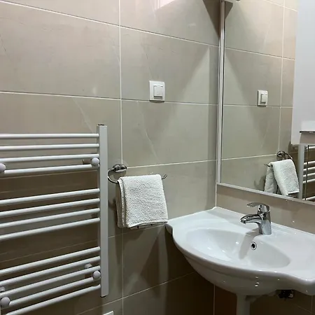 Hotel Ami - M 3*