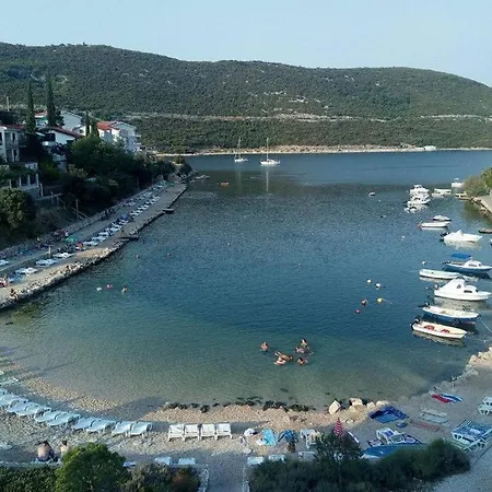Ami - M Neum