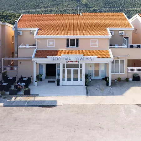 Ami - M Hotel