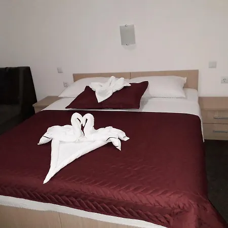 Ami - M Hotel