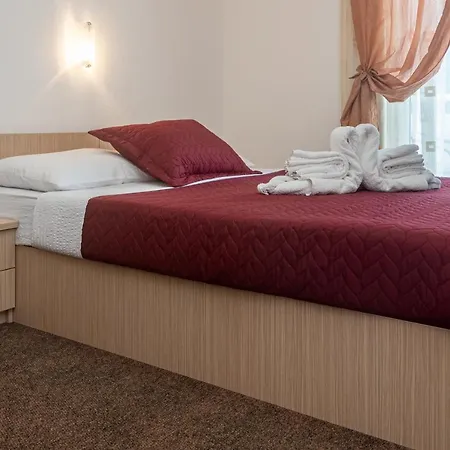 Ami - M Hotel
