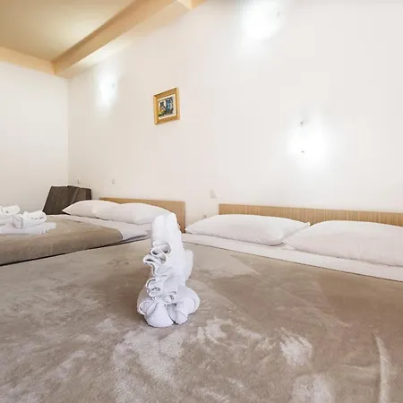Ami - M Hotel 3*